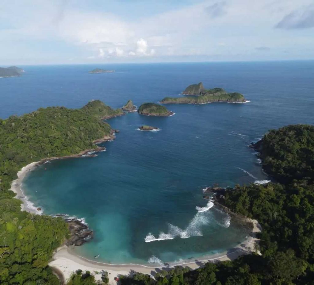 Destinasi wisata pantai indah di Banyuwangi hits dan terbaru rekomendasi panorama alam-Pantai Wedi Ireng foto instagram copyright @syawalnesia