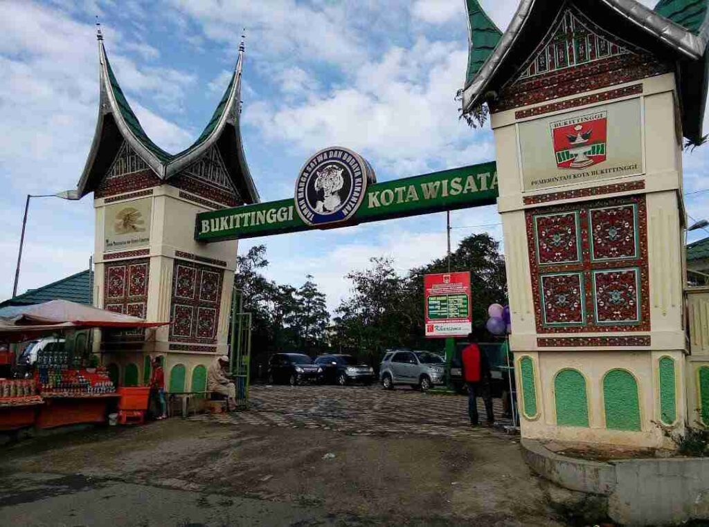 Wisata Sumatera Barat Taman Margasatwa dan Budaya Kinantan