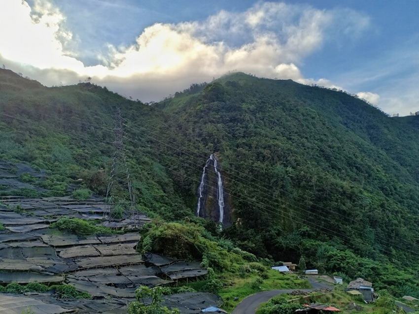 Air Terjun Sikarim Tempat Wisata Viral