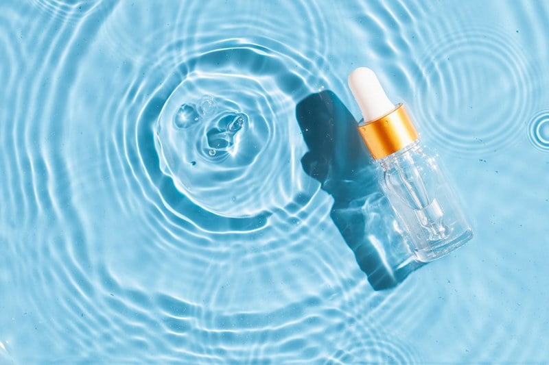 Gunakan Serum Bahan Dasar Air skincare untuk cuaca panas
