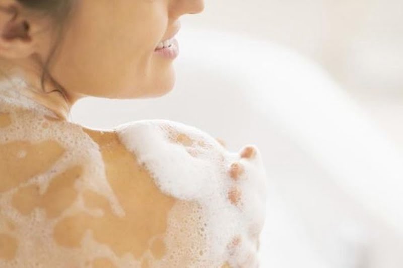 Gunakan Shower Cream Skincare untuk Cuaca Panas
