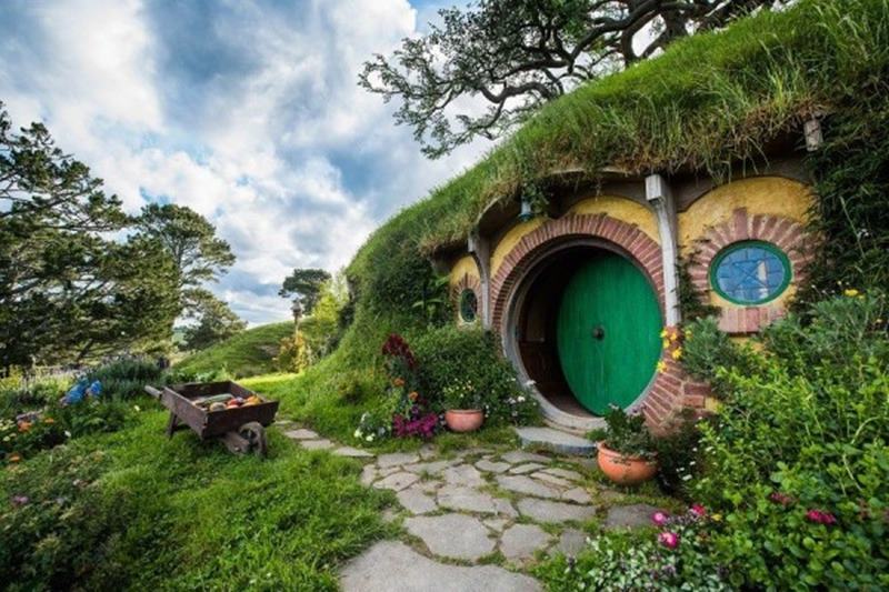 House of Hobbit Cisarua Bogor Tempat Wisata Bogor