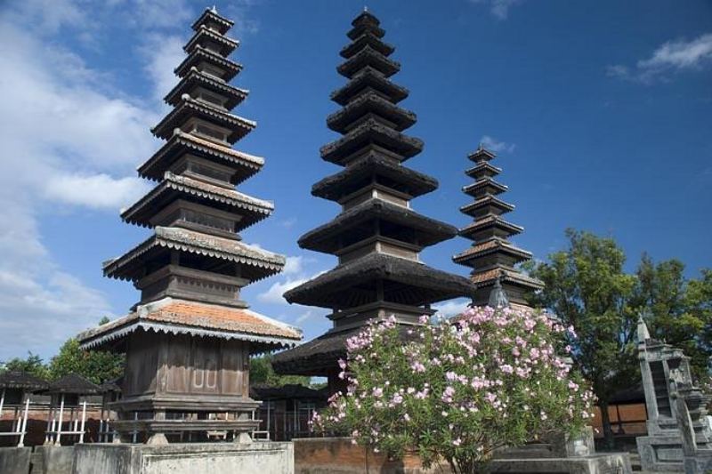Pura Meru Wisata Lombok