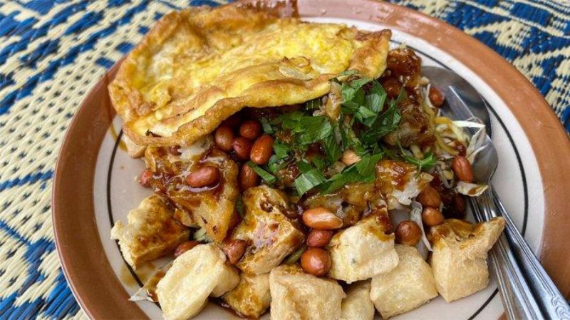 Tahu Kupat Solo Makanan Khas Solo